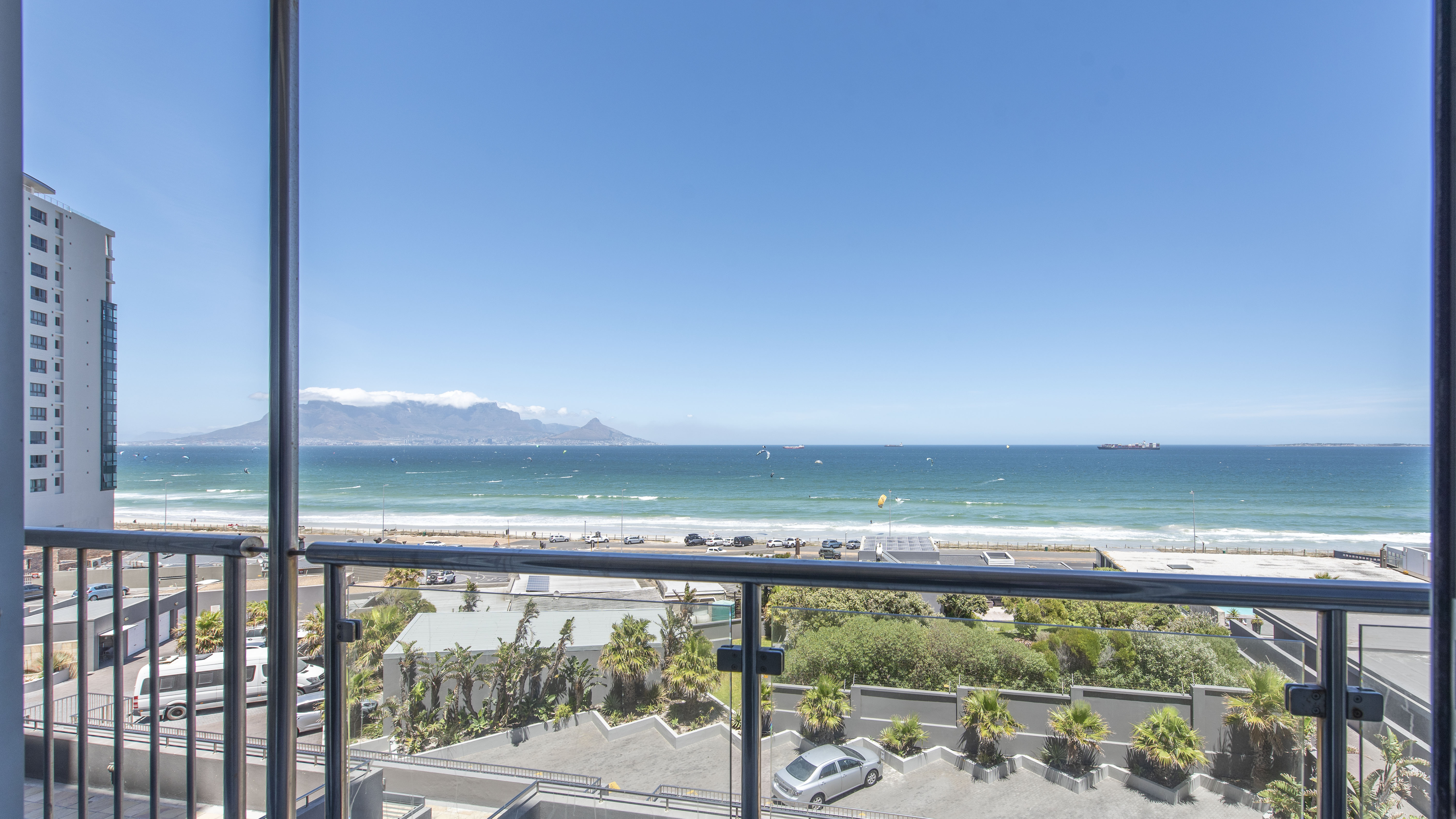 1 Bedroom Property for Sale in Bloubergstrand Western Cape